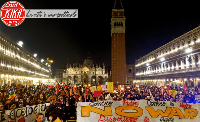 Manifestazione per la pace a Venezia - Venezia - 02-03-2022 - Il patriarca Moraglia alla manifestazione per la pace di Venezia