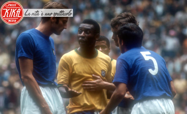 Giacinto Facchetti, Pelé - Rio de Janeiro - 01-01-1961 - Addio O Rei: è morto il calcio... è morto Pelé