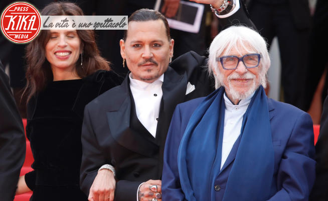 Pierre Richard, Maiwenn Le Besco, Johnny Depp - Cannes - 16-05-2023 - Cannes 2023, il bisogno di coccole di Johnny Depp