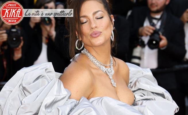 Ashley Graham - Cannes - 22-05-2023 - Cannes, il red carpet della settima serata 